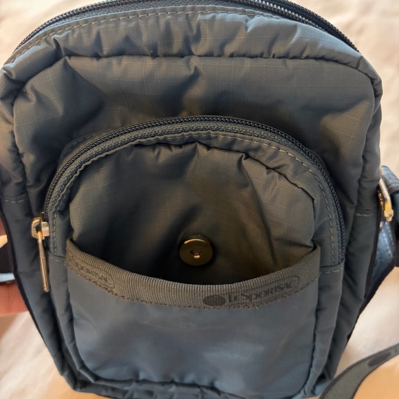 LeSportsac Blue Crossbody Bag NWOT - Picture 5 of 8